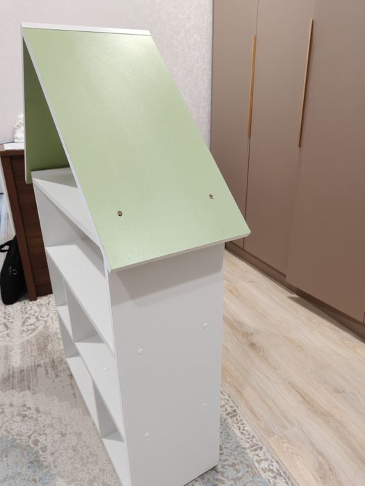 Детский стеллаж домик