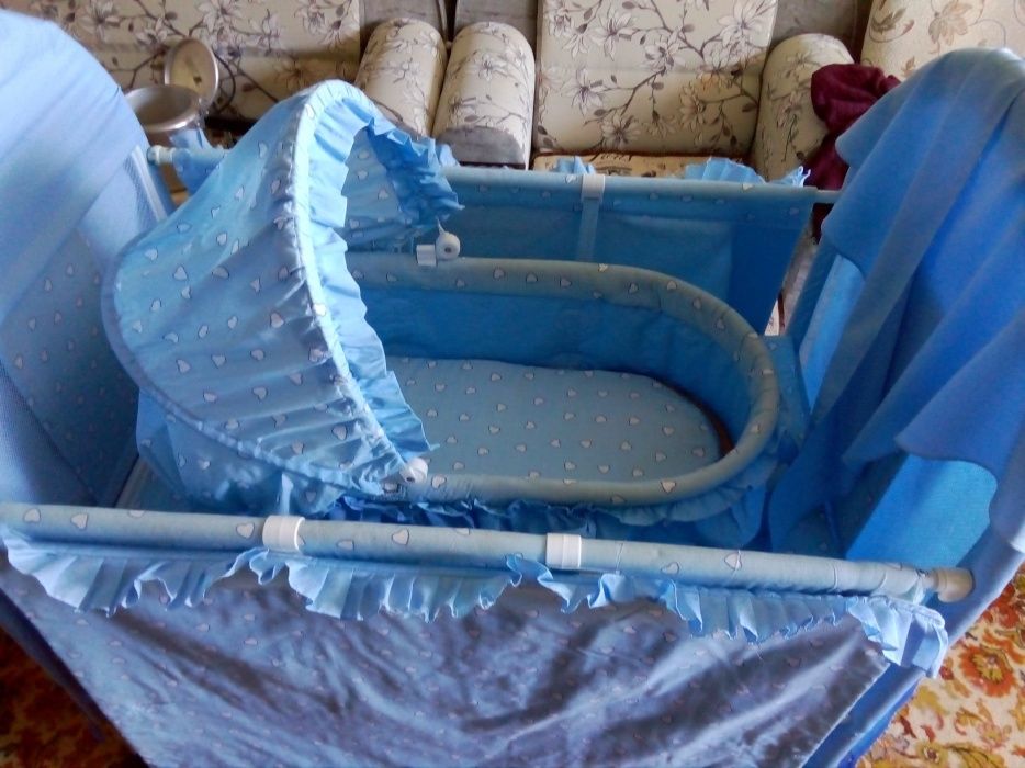 Детская кроватка