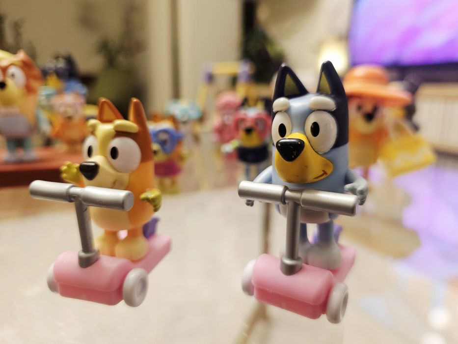 16 figurine Bluey