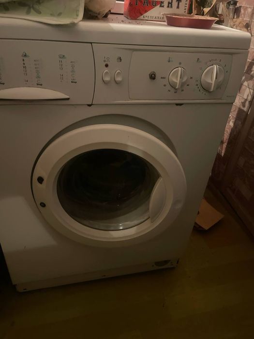 Продается стиральная машина холодильник в рабочем состоянии своя срочн