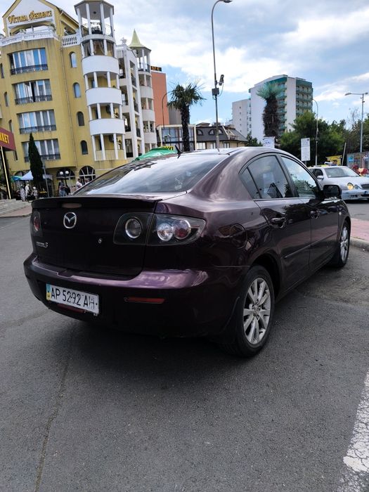 Продавам mazda 3 на украинската регистрация