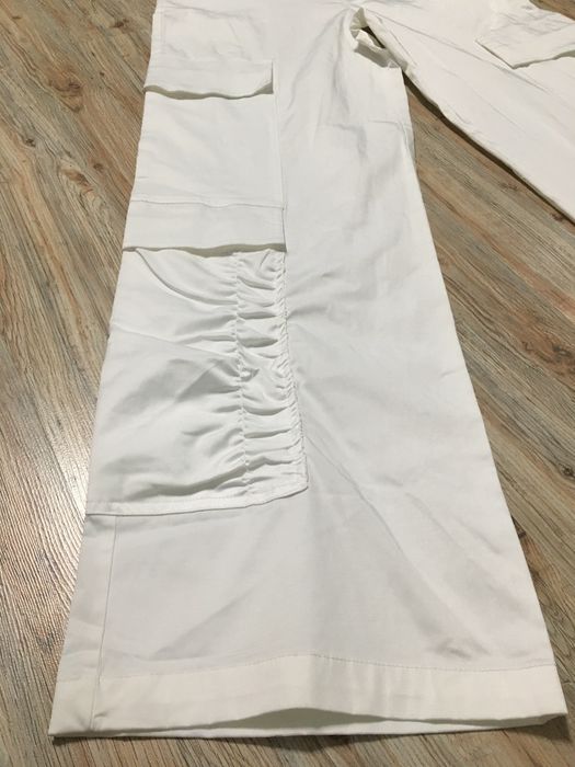 Pantaloni albi stil Cargo Zara
