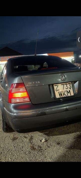 Машина Volkswagen jetta