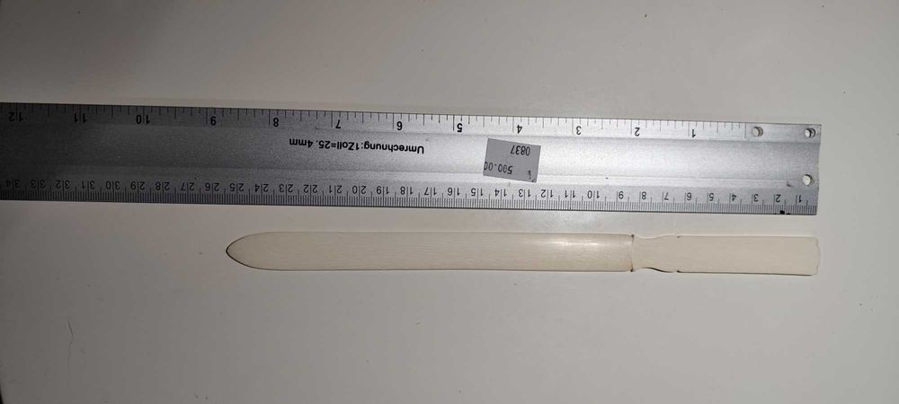 deschizător de scrisori din fildeș