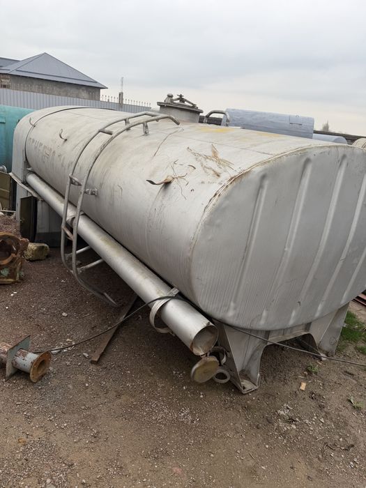 Емкость Цистерна 8куб сотилади