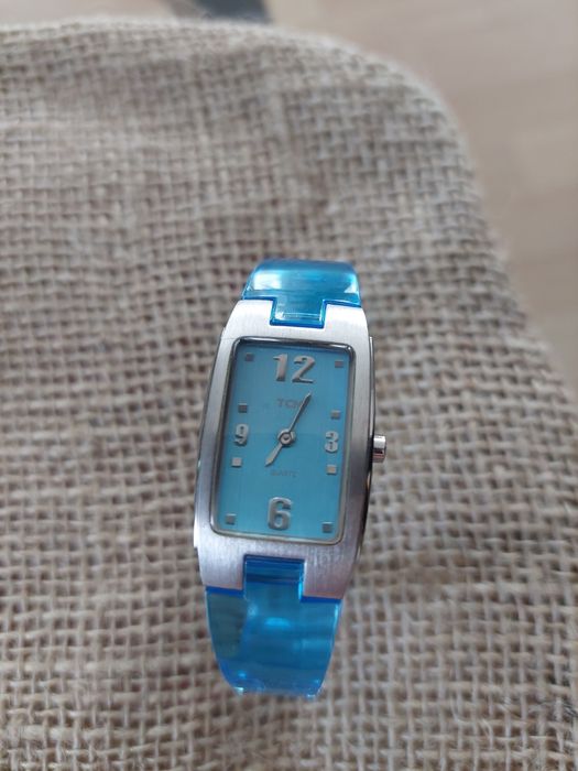 Дамски часовник 2 бр.