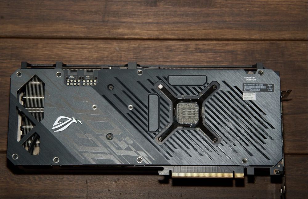 Asus Rog Strix RX6700XT  12GB 1месец Гранация