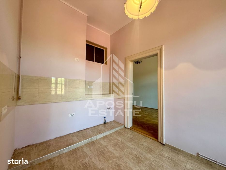 Apartament 5 camere de vanzare, renovat, zona Sinaia Timisoara
