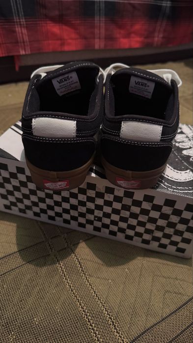 Продам оригинальные кроссовки vans