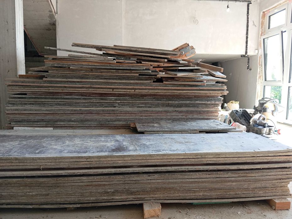 Намалена цена!!! Дървени греди и шперплат за кофраж