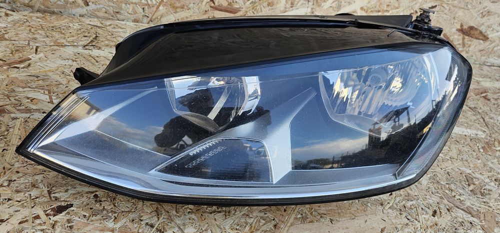Far/Faruri Golf 7/Passat B7 / Audi A4 B8 Originale Valeo/ HELLA/Audi cu toate Becurile incluse Prețul per Set scris  în cuprinsul anunțului