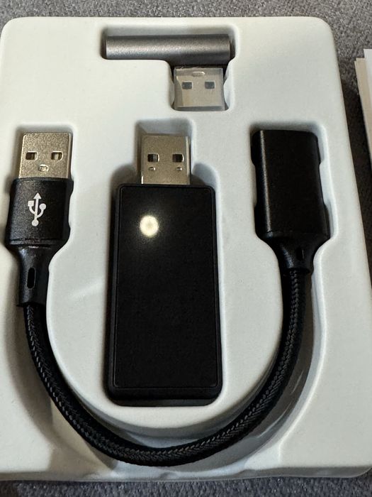 ЧИСТО НОВ – Безжичен Apple CarPlay адаптер