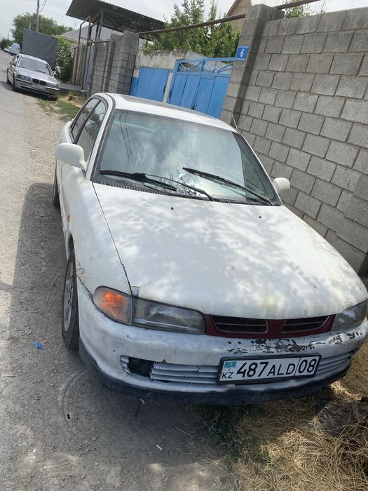 Продам машину мицубиси лангер 1995г