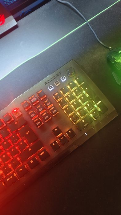 Геймърски компютър Asus