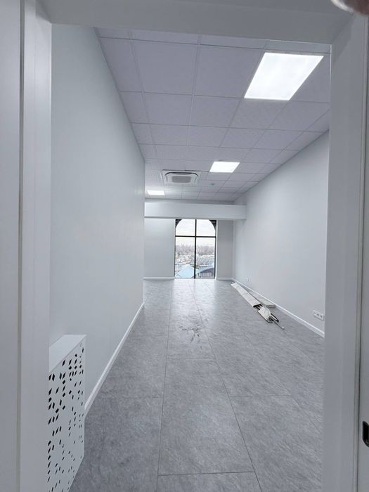 Продаётся отдельностоящее коммерческое здание по линии Кичик халка йул