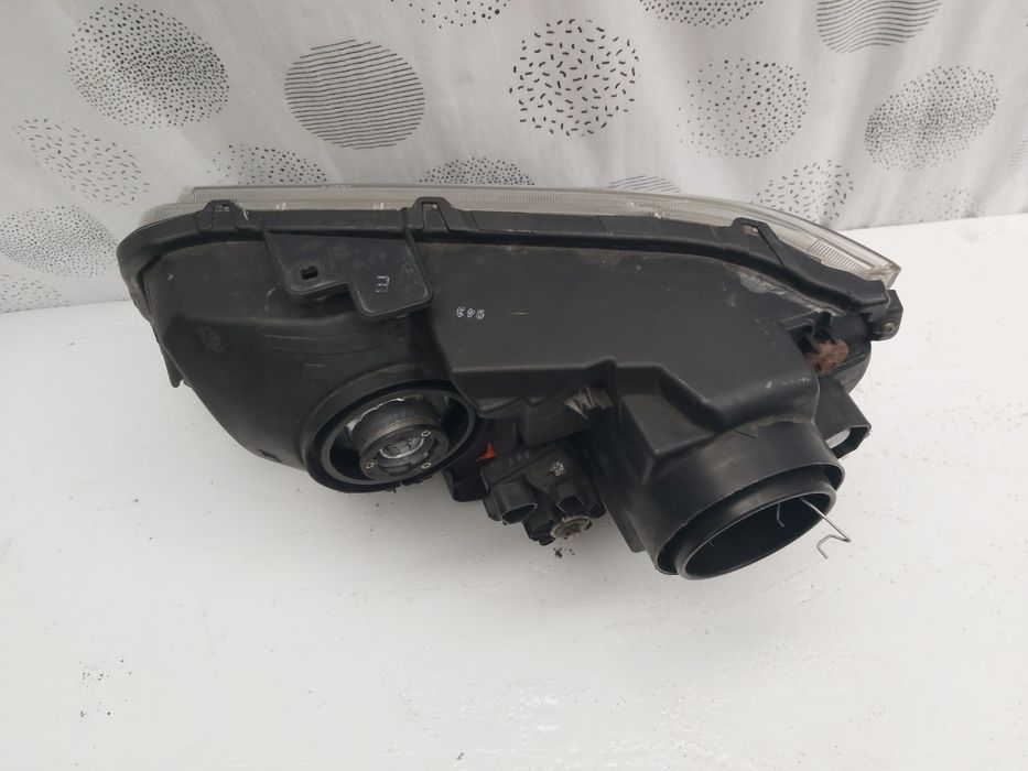 Фар десен Suzuki Grand Vitara 2007/2015г