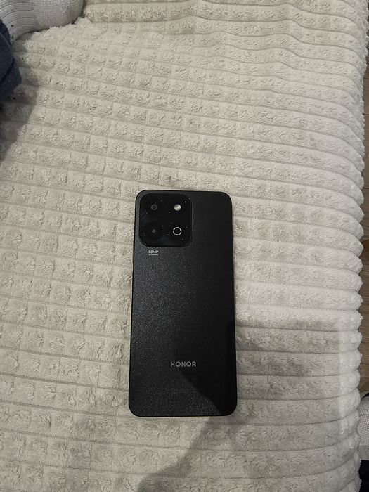 Телефон със гаранция !!HONOR 200 SMART