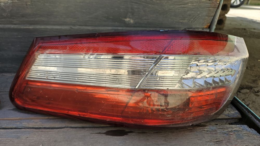 Стоп фанар тоиота 40