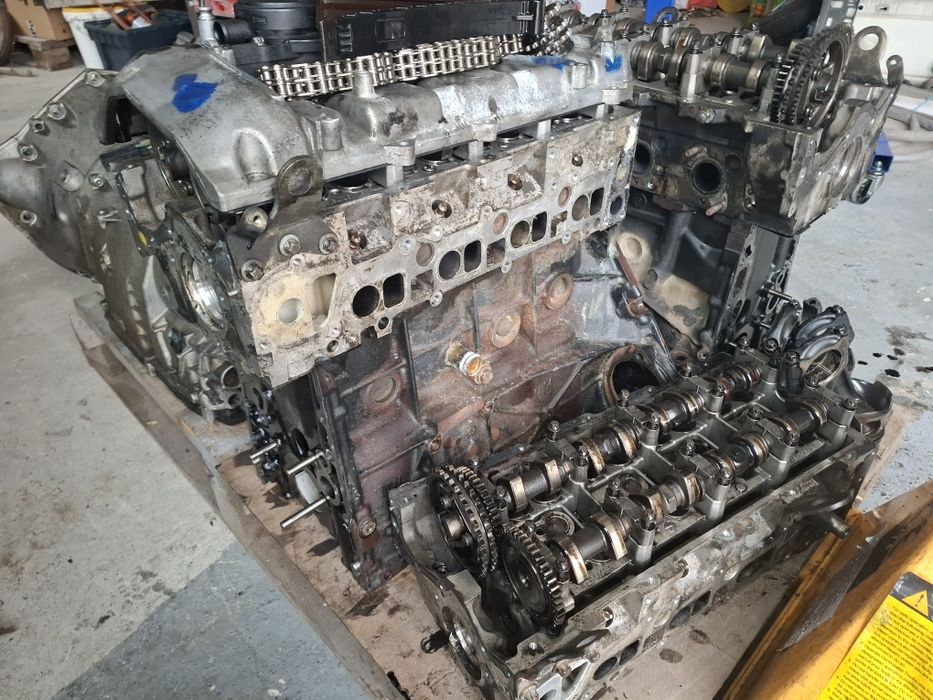 Chiuloasa .bloc motor mercedes  motor 2.2 cdi