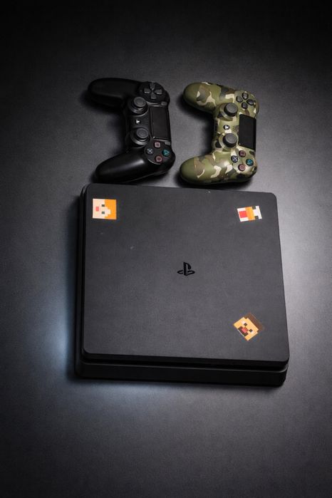 PLAYSTATION4+2console+gta5+cablu