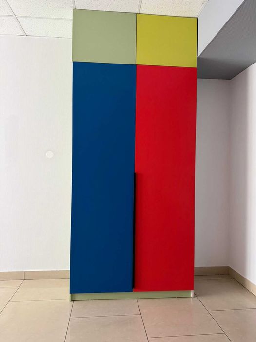 Продаётся стенка и шкаф в идеальном состоянии