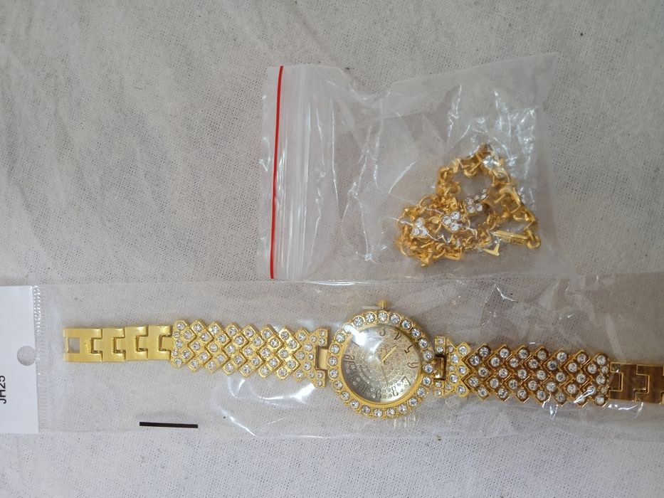 Ayollar qo'l soati va braslet