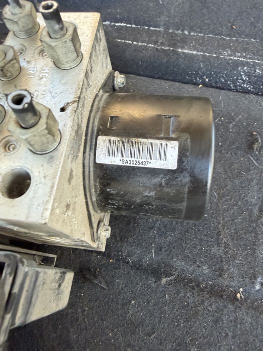 ABS ESC помпа TRW за Opel Insignia / Astra J / Zafira C