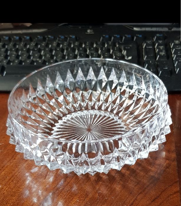 Fructiere din cristal diferite