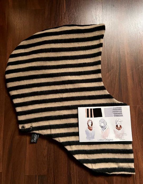 Glugă - fular 2 in 1 . Designer Larisa Dragna NOU în CUTIE