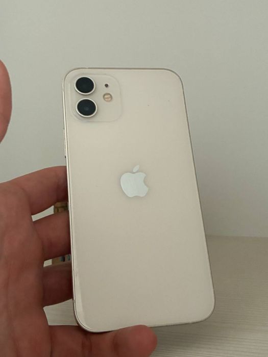 Продам айфон 12 128