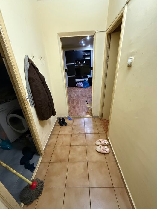 Vând garsonieră la parter