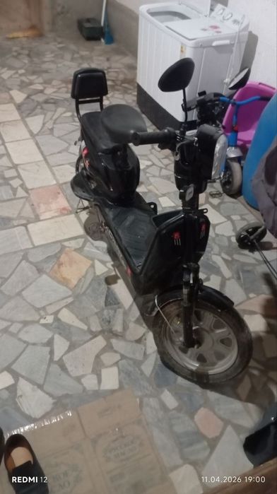 Skuter satiladi srochna