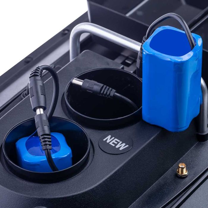 Barca speciala pentru plantat momeala peste puiet barcuta