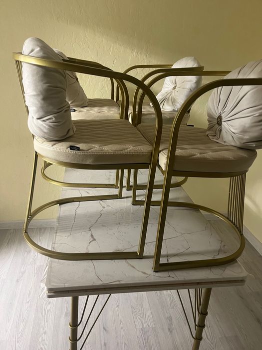 Кухонный стол стулями