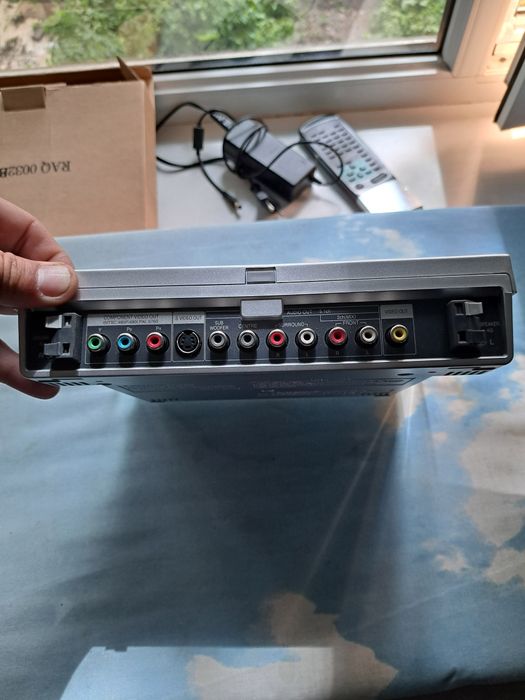 Panasonic Портативный DVD проигрыватель