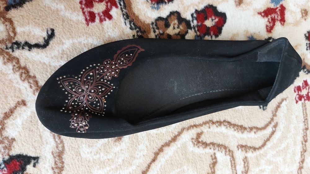 Продам женскую обувь