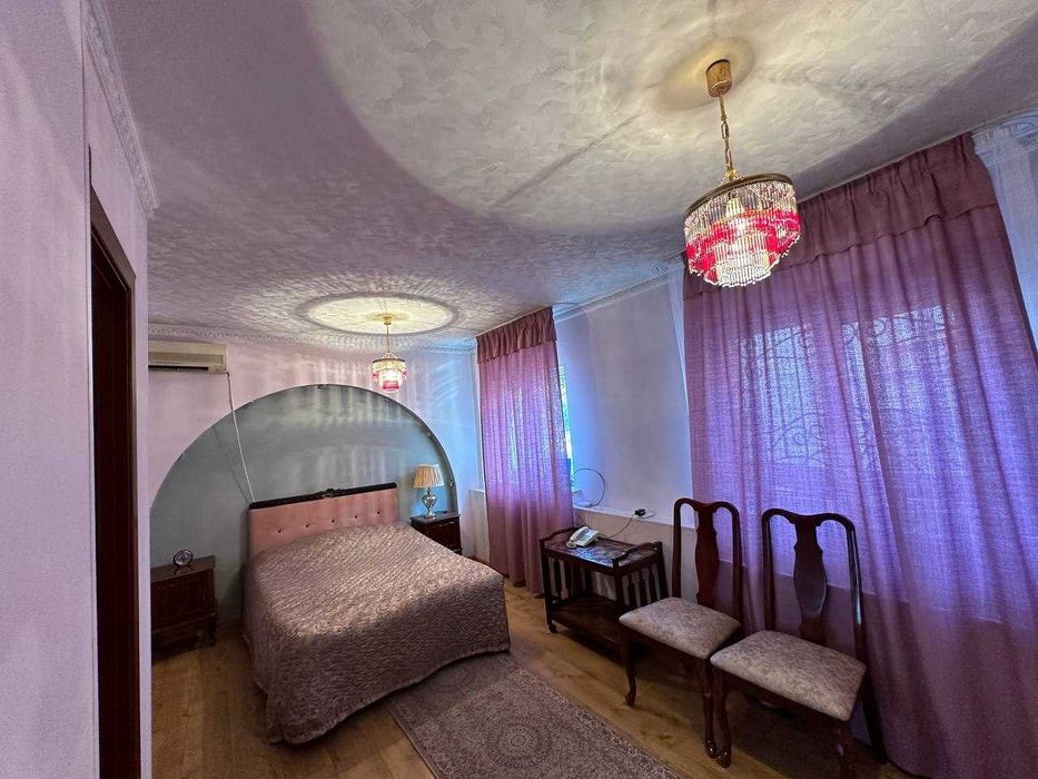 Коттедж. Юнусабад Ц-5, 2,6 соток, 2 этажа, 5 комнат, угловой=