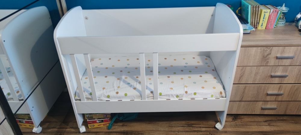 Продавам бебешко легло