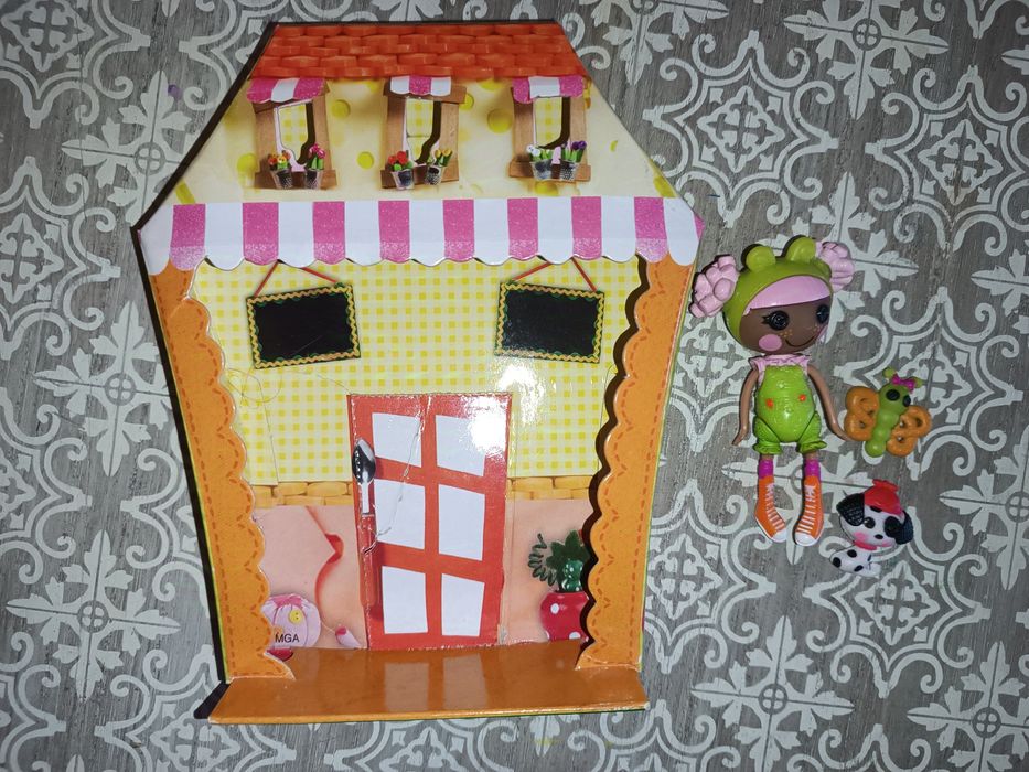 Кукли и къщи Лалалупси