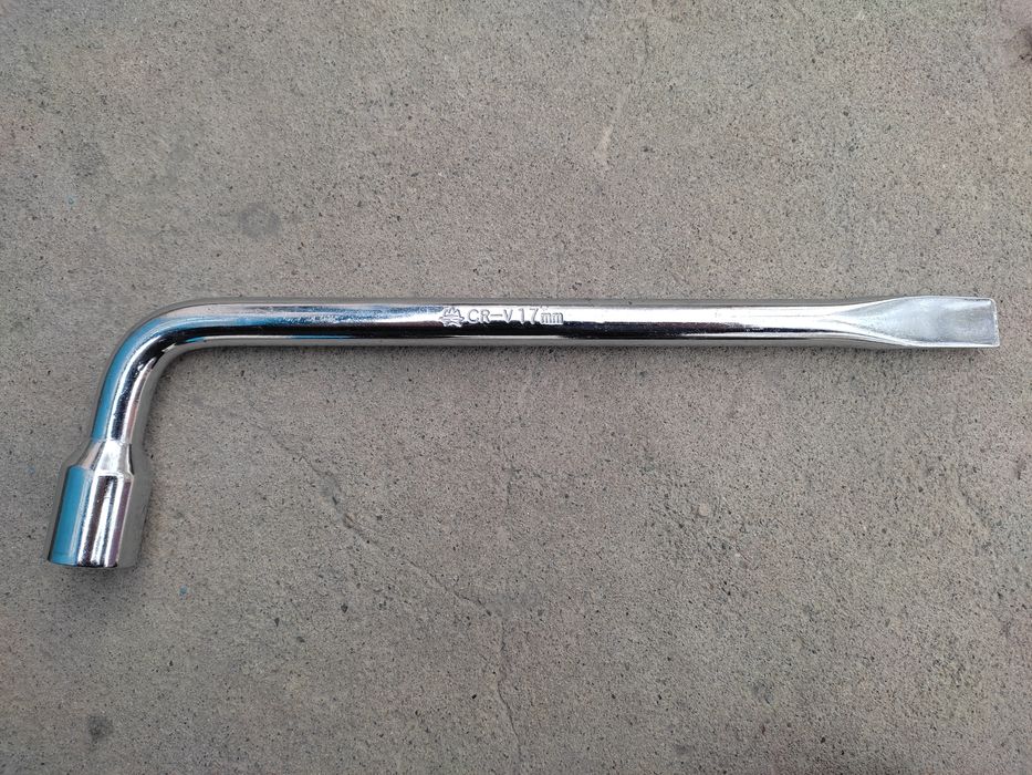 Балонный ключ 17мм