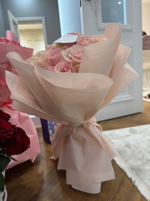 Шикарный букет из 25 розы