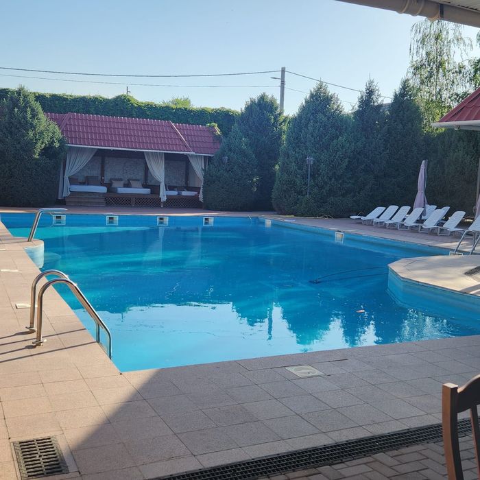 Дом в аренду с большим бассейном