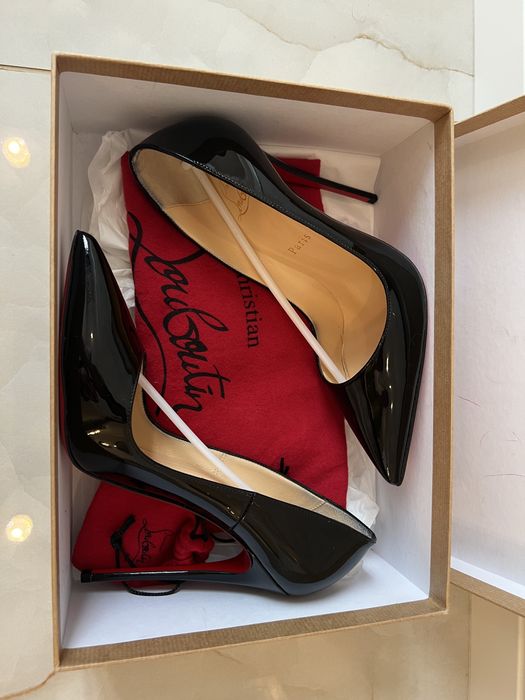 Christian Louboutin "So Kate"