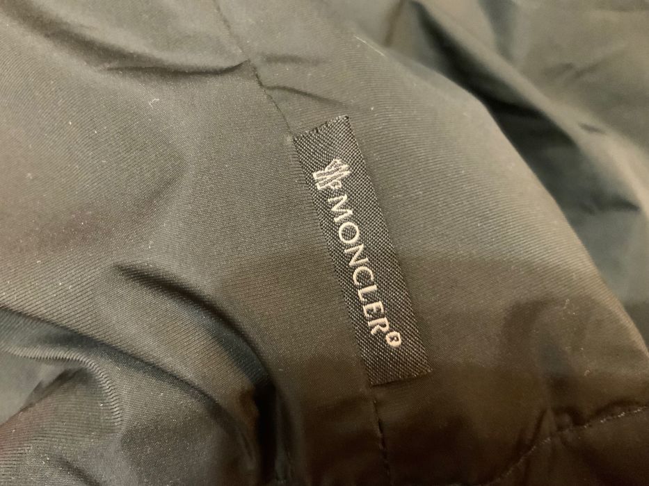Moncler-оригинално,яке 48 м