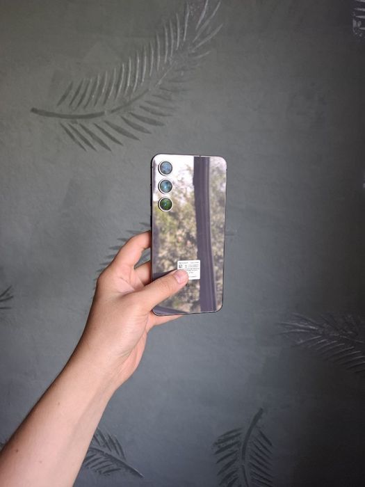 Samsung S 24 FE 8/256 gb xotira 5 G