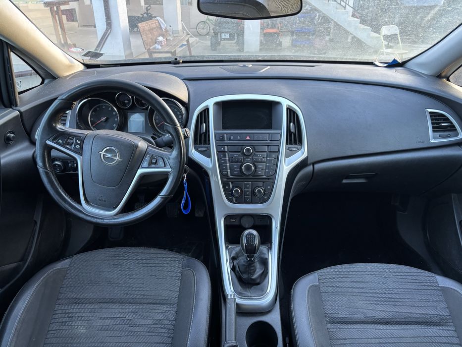 Interior  semipiele + textil  opel astra  j facelift 2018