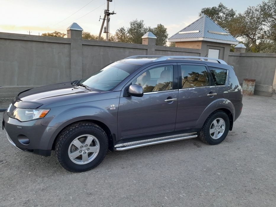 Продаю кроссовер Mitsubishi Outlander 2008 г.в.