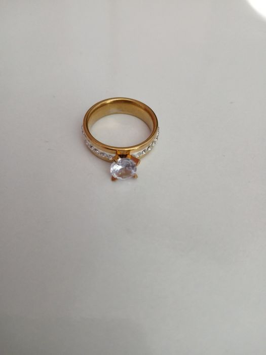 Позлатени пръстени