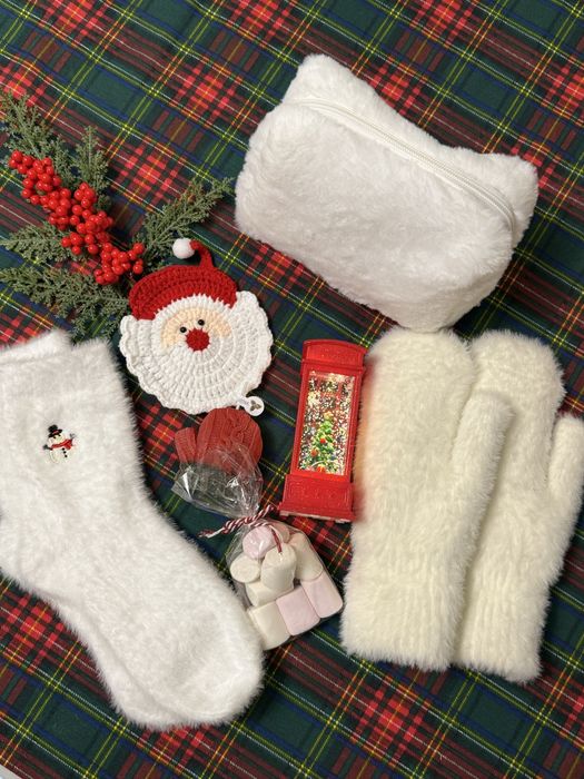 Белые новогодние носочки