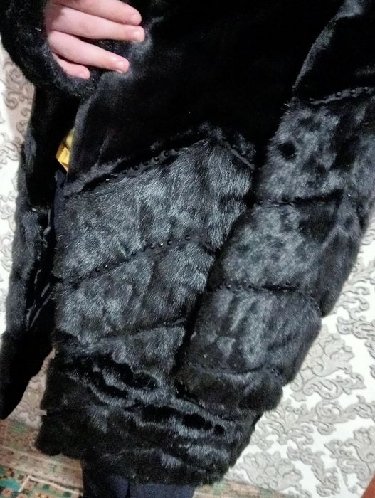 Шуба и красовки.